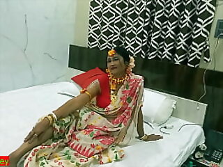Desi bhabhi sliding upon bed alongside model! Indian Webseries cutting sex!!